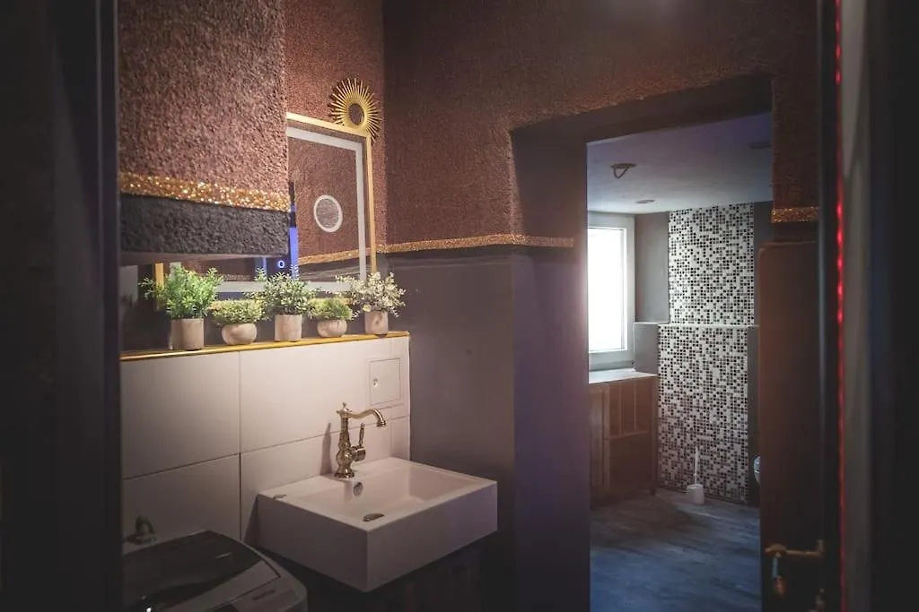 Einzigartige Ferienwohnung Bunt Wie Berlin 0*,